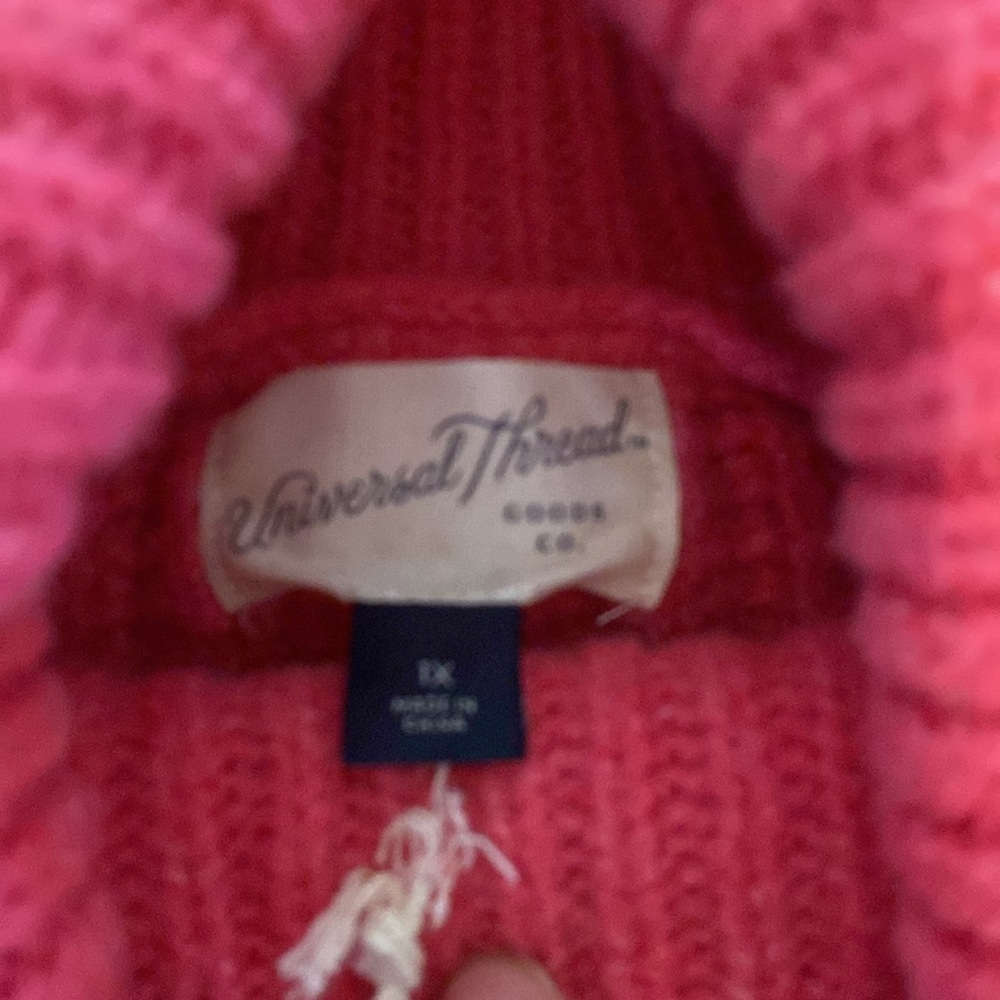 Universal thread size 1x pink sweater nwt - Picture 4 of 4